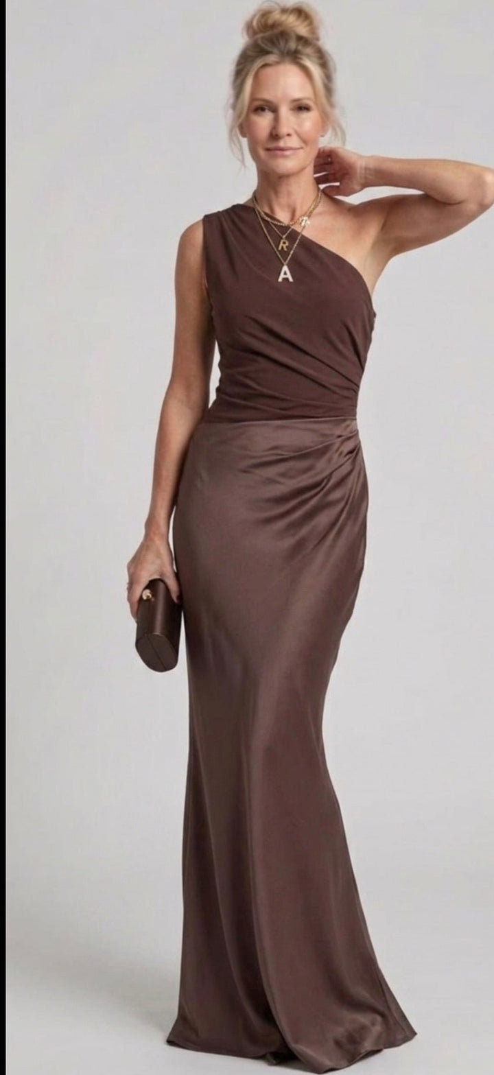 Ellis & Johnson™ | Vestido Maxi con Guilt en Satén