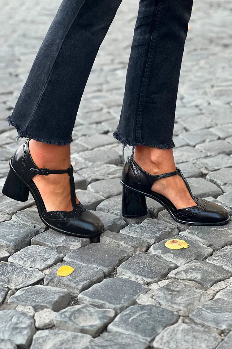 ZAPATO DE TACÓN CON TIRANTE AL TOBILLO