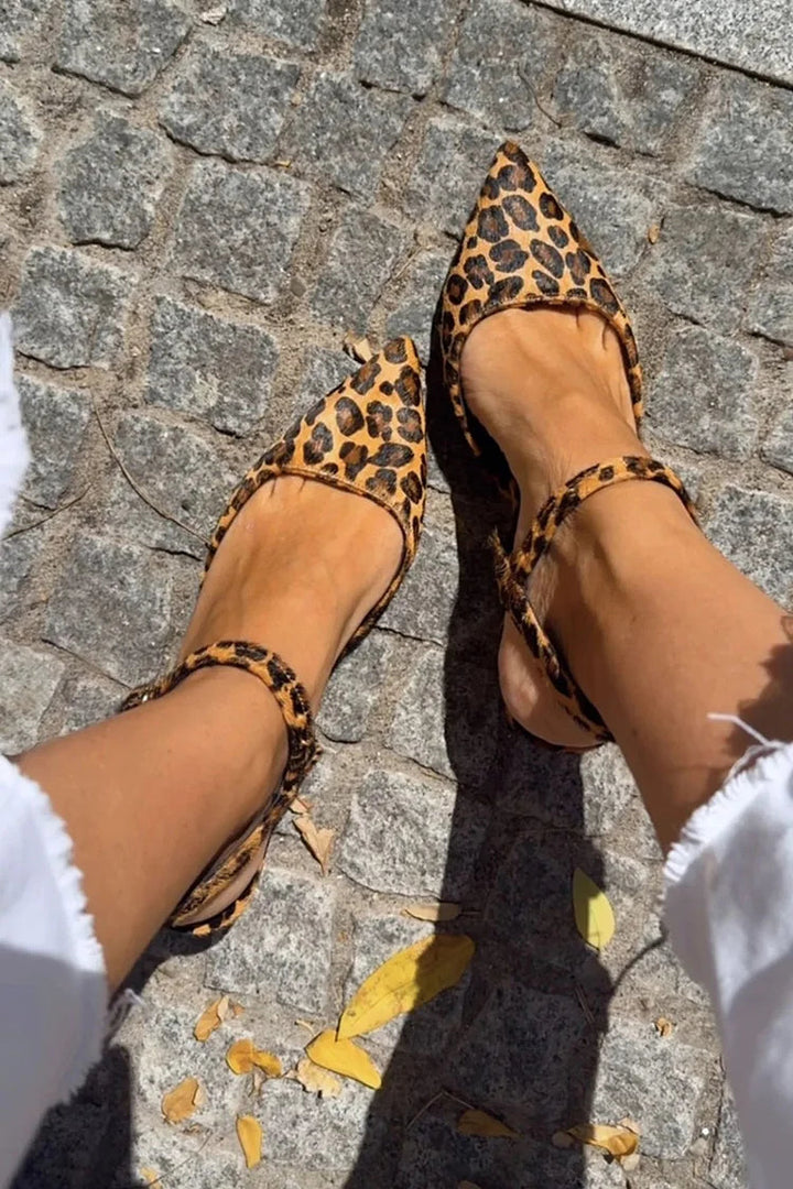 BALLET FLATS PUNTIAGUDOS CON CORREA