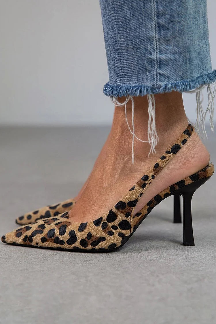 ZAPATO PUMP CON ESTAMPADO ANIMAL