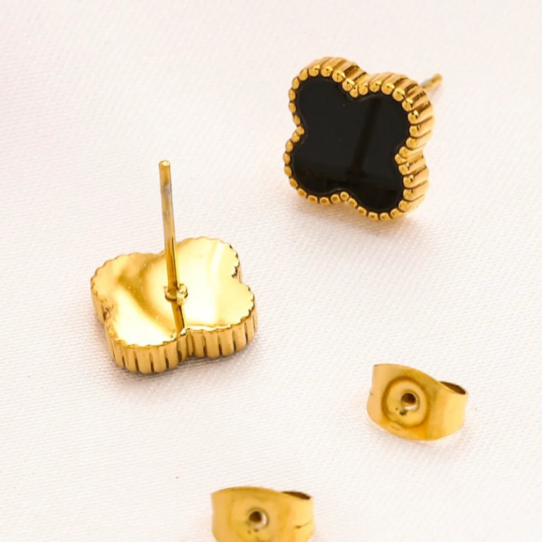 CLOVER | Aretes Negros