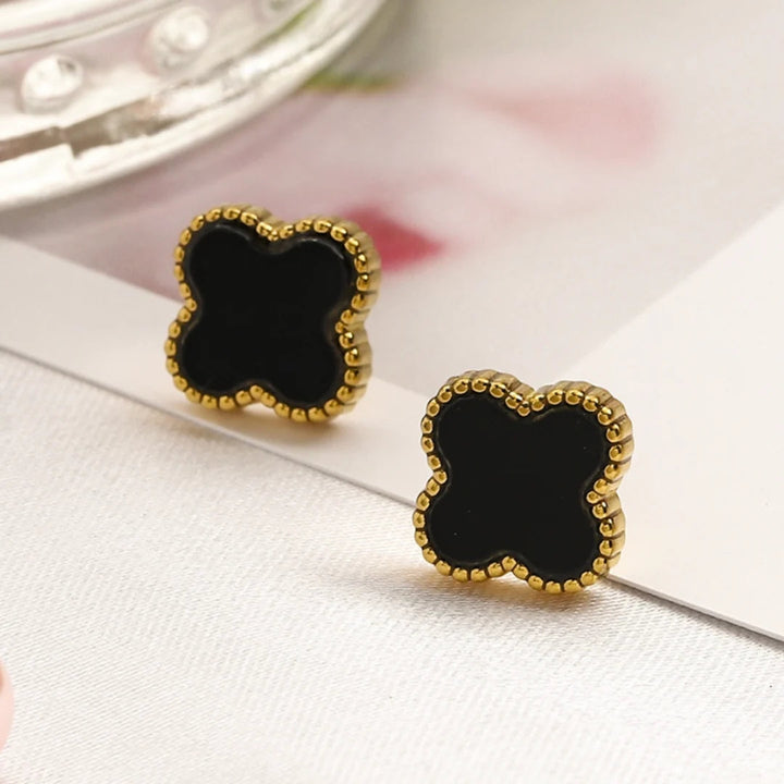 CLOVER | Aretes Negros