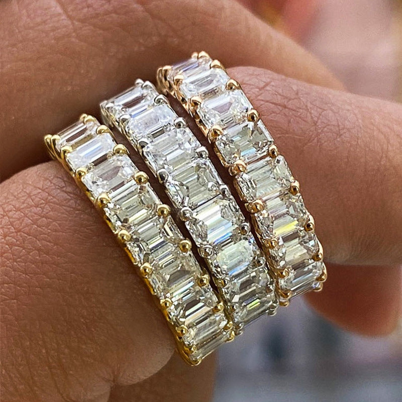 EXCLUSIVO | Anillo en Forma de Cubo