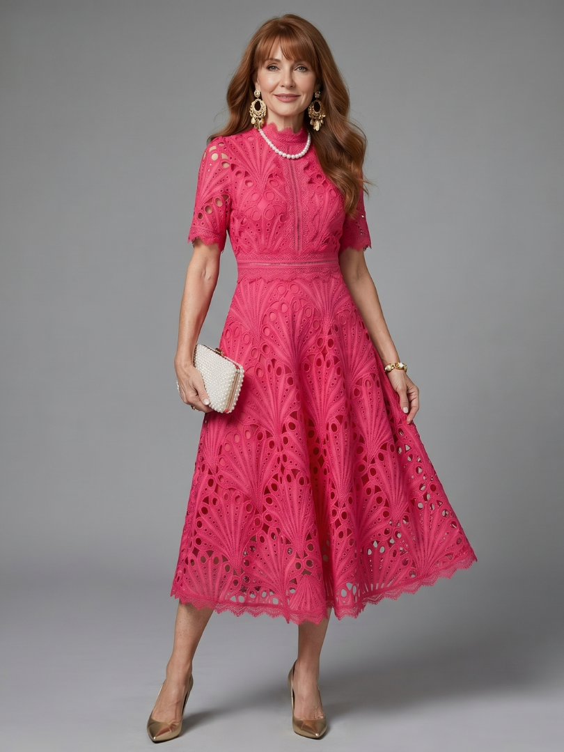 Juno | Vestido midi ajustado de encaje con mangas cortas