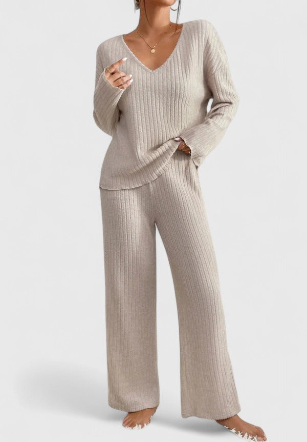 Angeline™ Conjunto Cómodo | Suéter de Cuello en V y Pantalones de Pana Ancha
