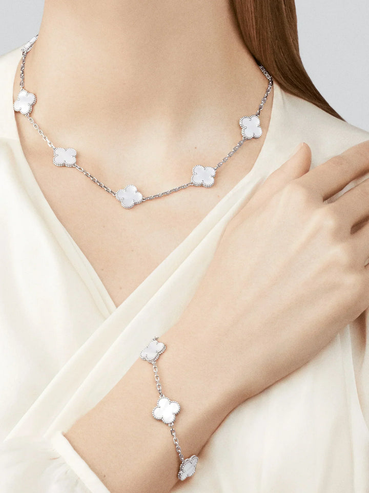 CLOVER | Collar de Plata con 10 Motivos