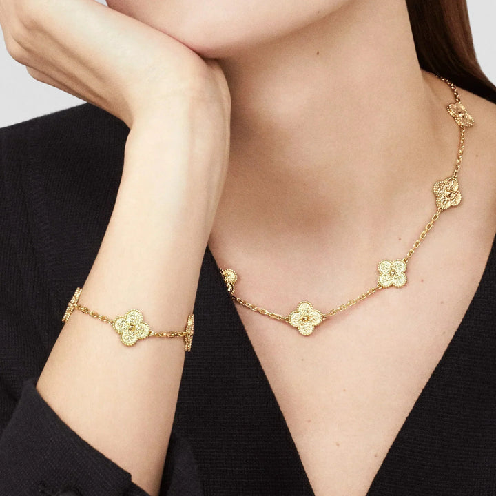 CLOVER | Collar de Oro 10 Motivos