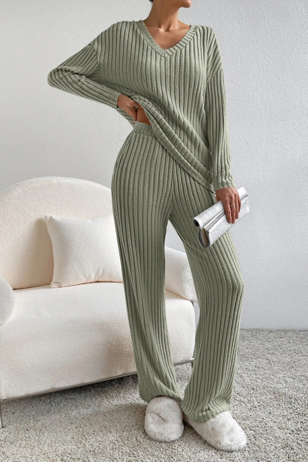 Conjunto de Top y Pantalones de Cuello en V Acanalado Sofía