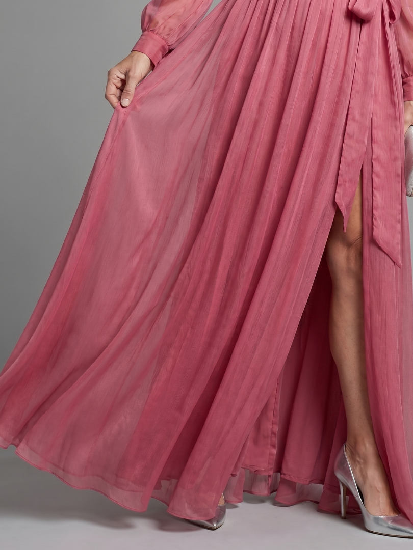 Meredith | Vestido Maxi Fluido Transparente de Manga Larga