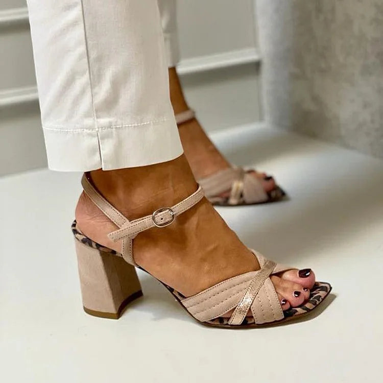 "SANDALIAS DE TACÓN ALTO CON TIRA CRUZADA" (The title is already in Spanish and does not require translation.)