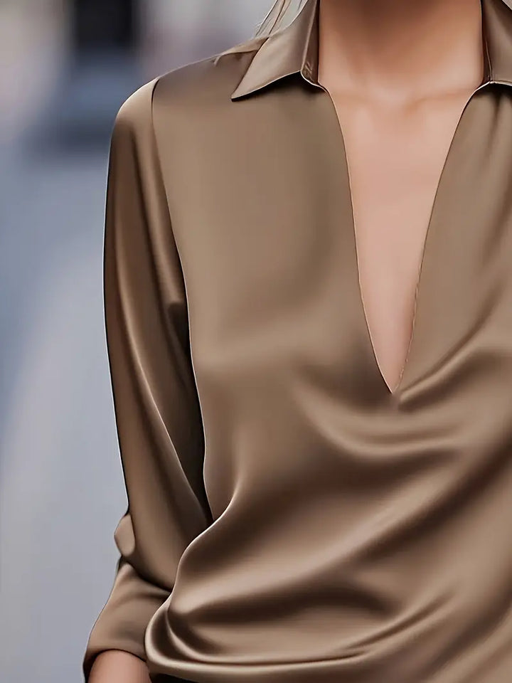 Eva™ | Blusa de satén premium con escote en V