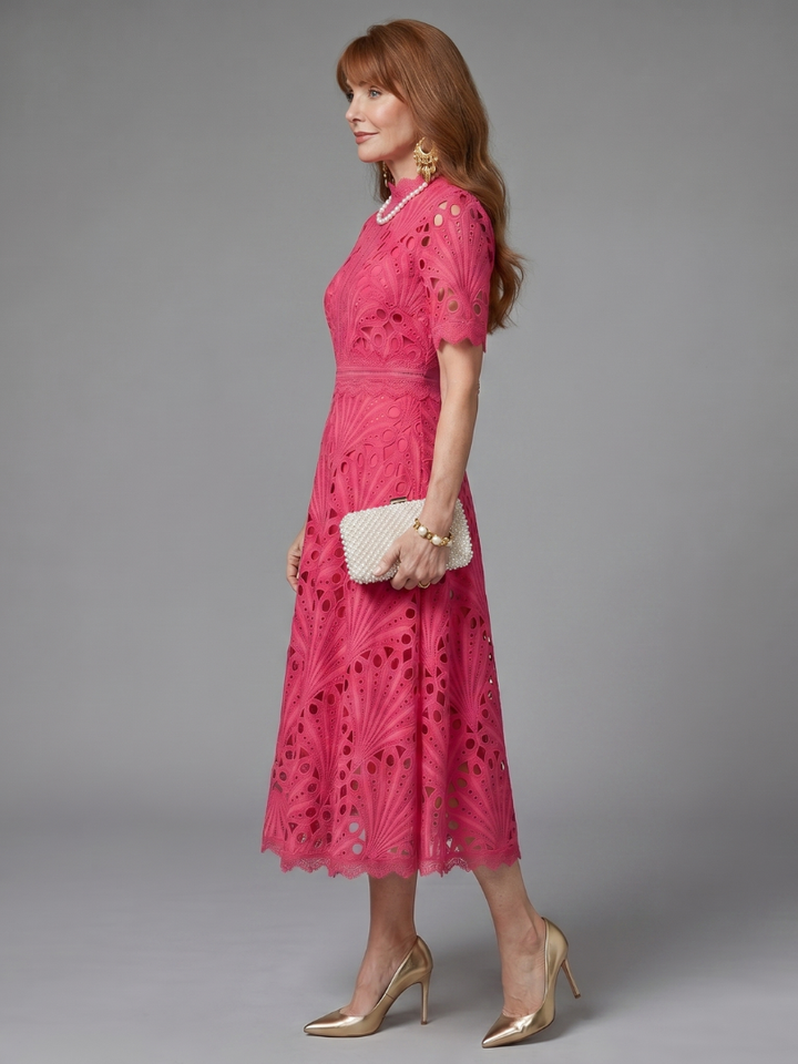 Juno | Vestido midi ajustado de encaje con mangas cortas