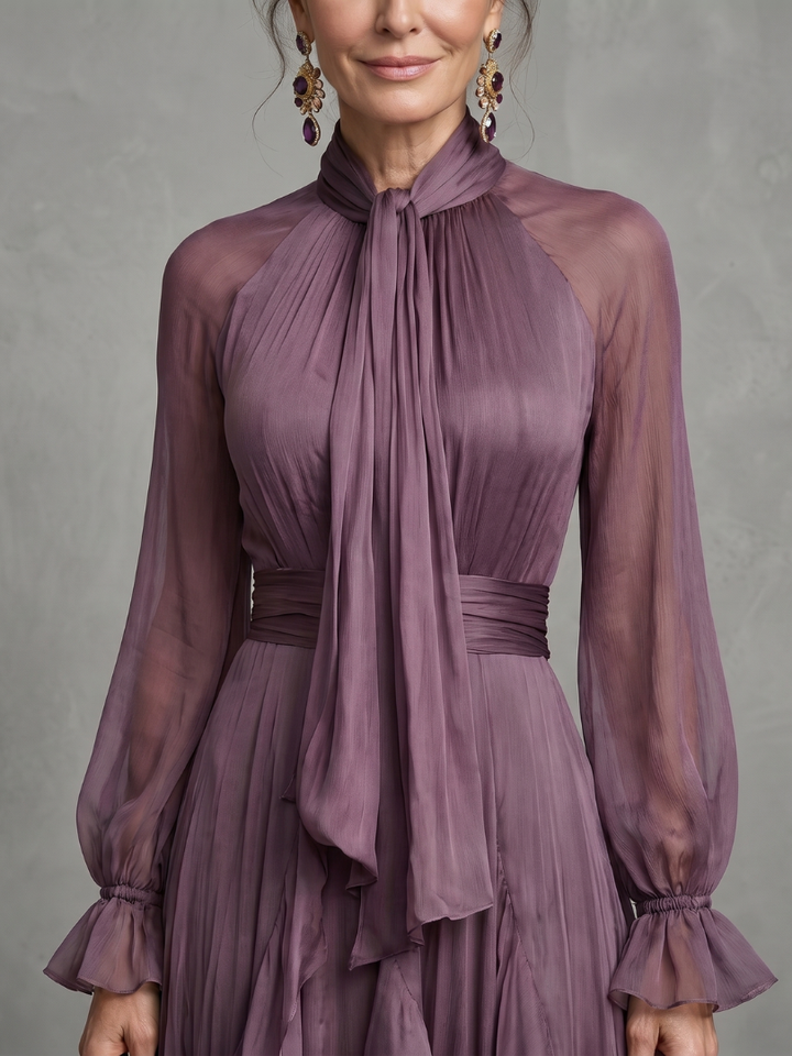 Demetria | Vestido Maxi con Cuello de Lazo y Volantes