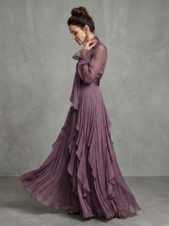 Demetria | Vestido Maxi con Cuello de Lazo y Volantes