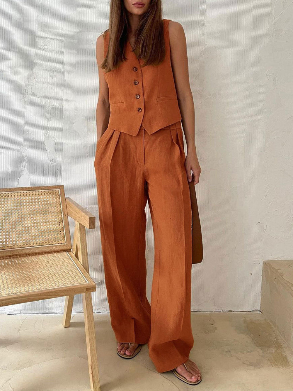 Conjunto de Pantalones Anchos Plisados con Escote en V de Color Lila