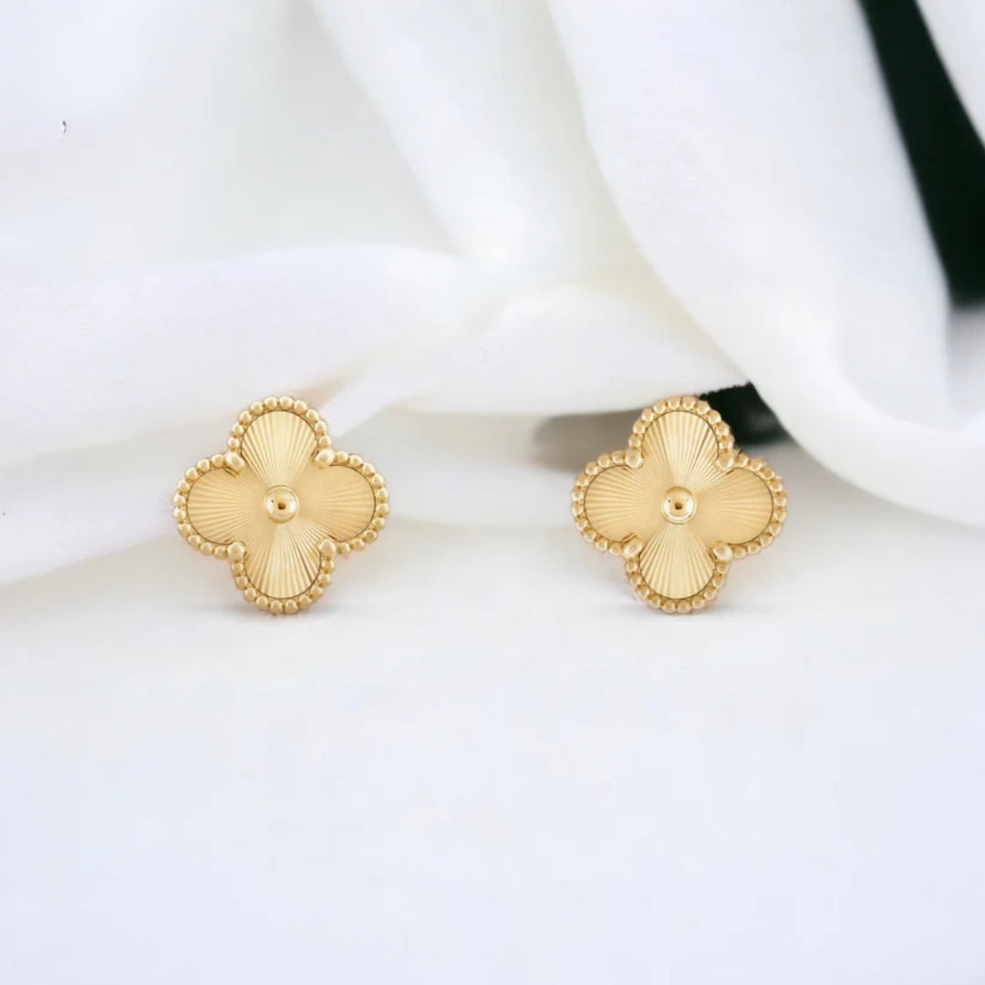 CLOVER | Aretes de Oro