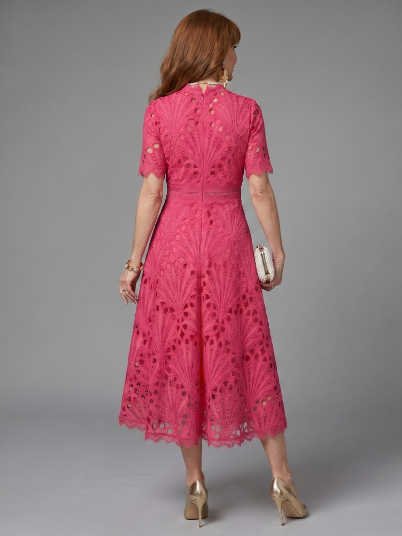Juno | Vestido midi ajustado de encaje con mangas cortas