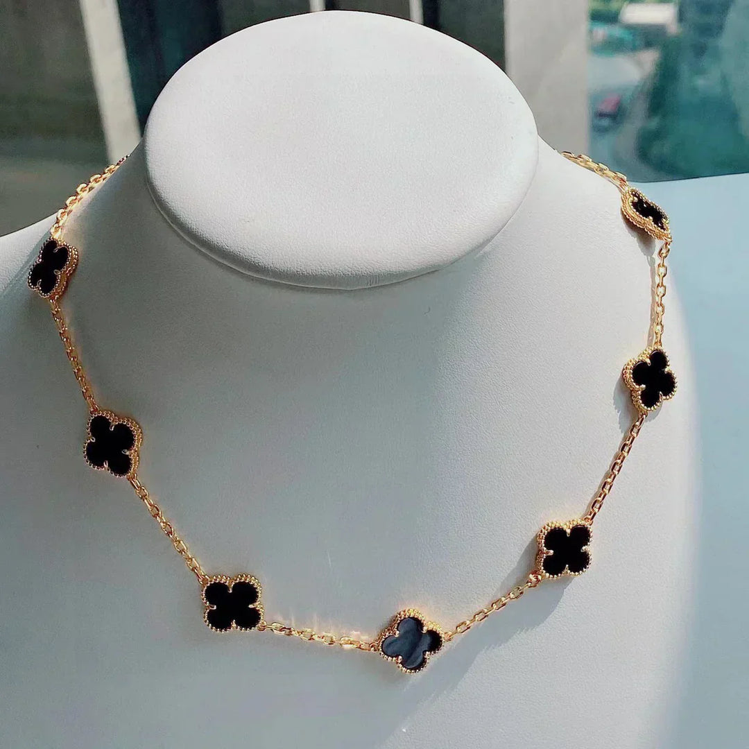 CLOVER | Collar Negro con 10 Motivos