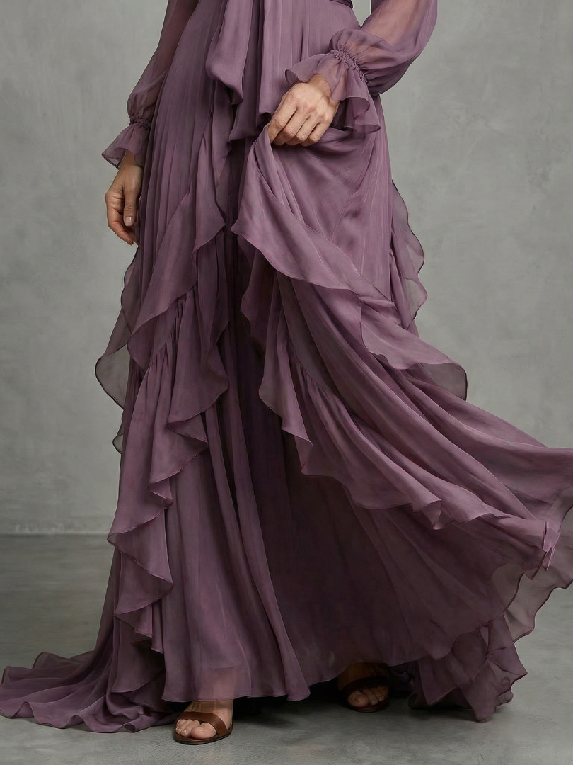 Demetria | Vestido Maxi con Cuello de Lazo y Volantes