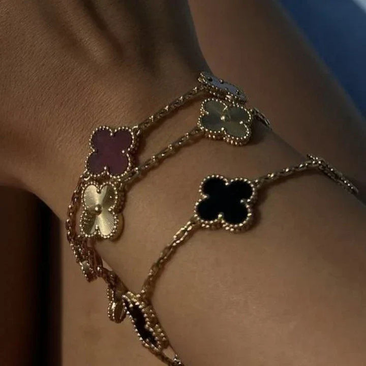CLOVER | Pulsera Negra y Dorada