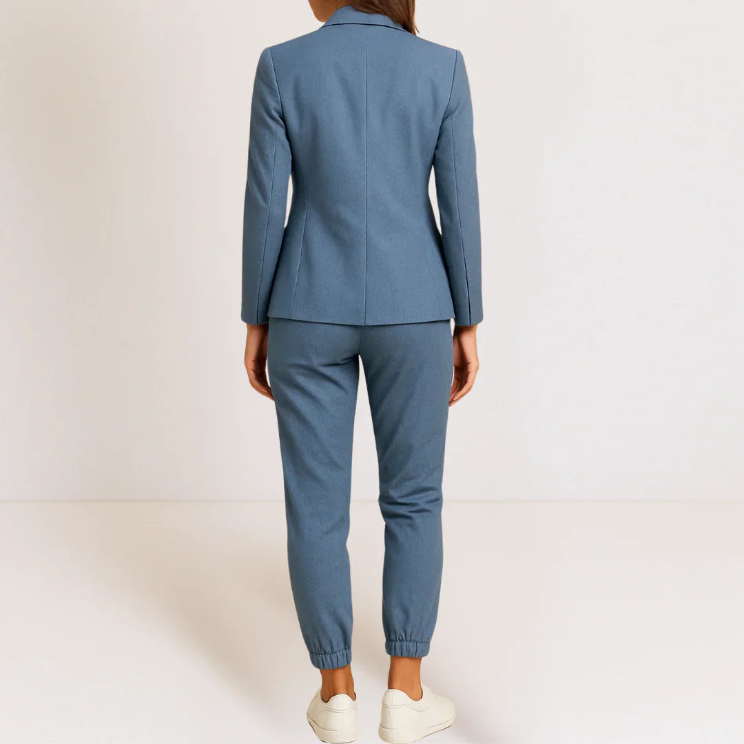 Mónica | Elegancia moderna en un conjunto confortable