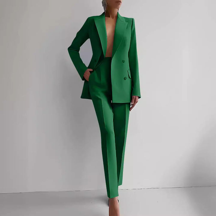 "Conjunto de Blazer Sofia y Pantalones de Cintura Alta" (The title is already in Spanish. If you want a variation or a different phrasing, please let me know!)