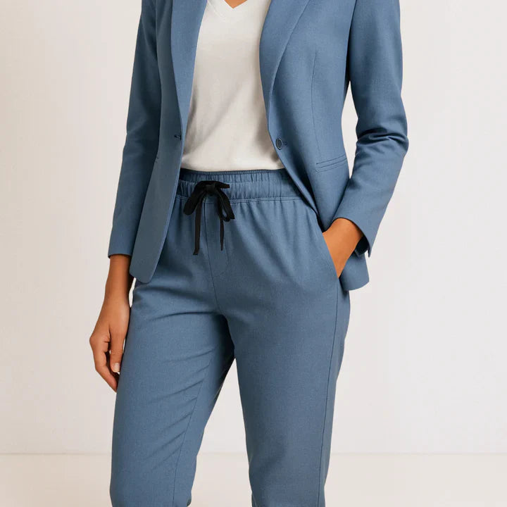 Mónica | Elegancia moderna en un conjunto confortable