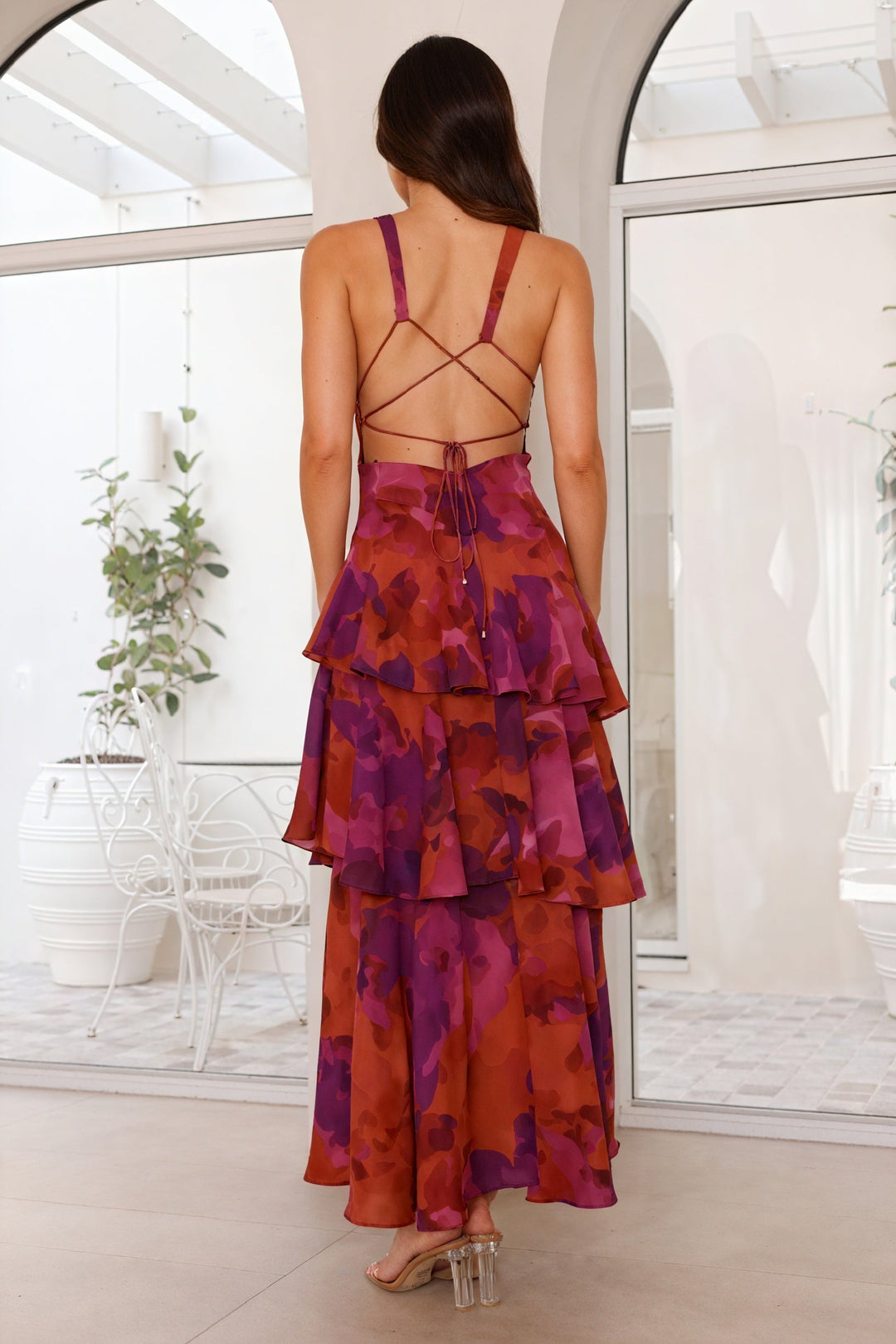 Vestido de Flores con Escote Profundo