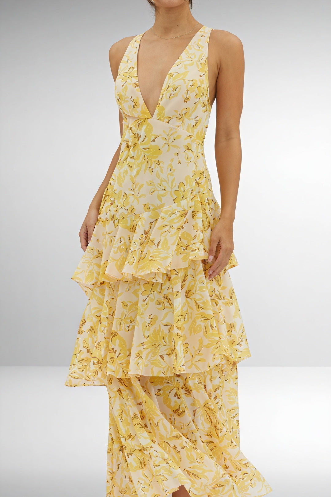 Vestido de Flores con Escote Profundo