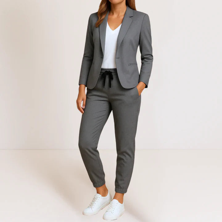Mónica | Elegancia moderna en un conjunto confortable