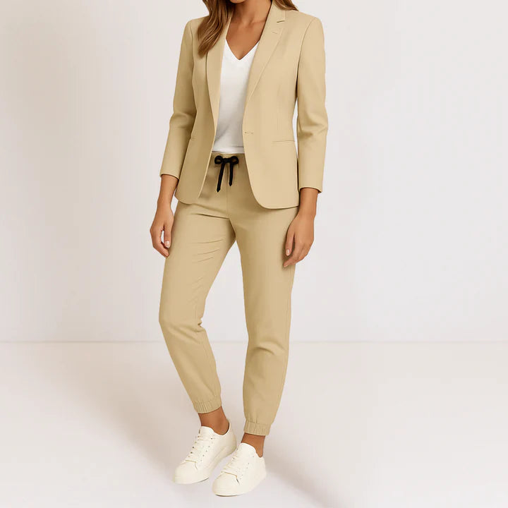 Mónica | Elegancia moderna en un conjunto confortable