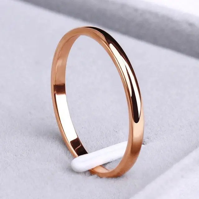 Anillo sencillo de oro y plata