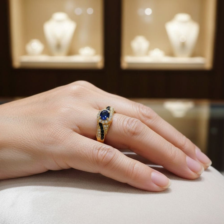 "Anillo Avelisse Moraziel" (The title is already in Spanish and does not require translation.)