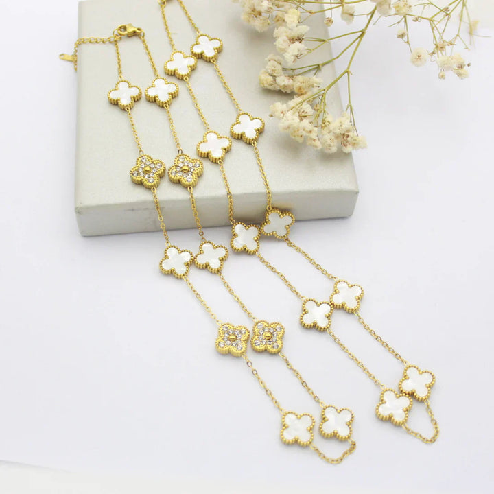 CLOVER | Collar Blanco con 10 Motivos