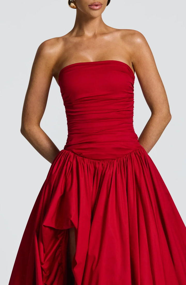 Fleur – El Vestido de la Reina del Drama