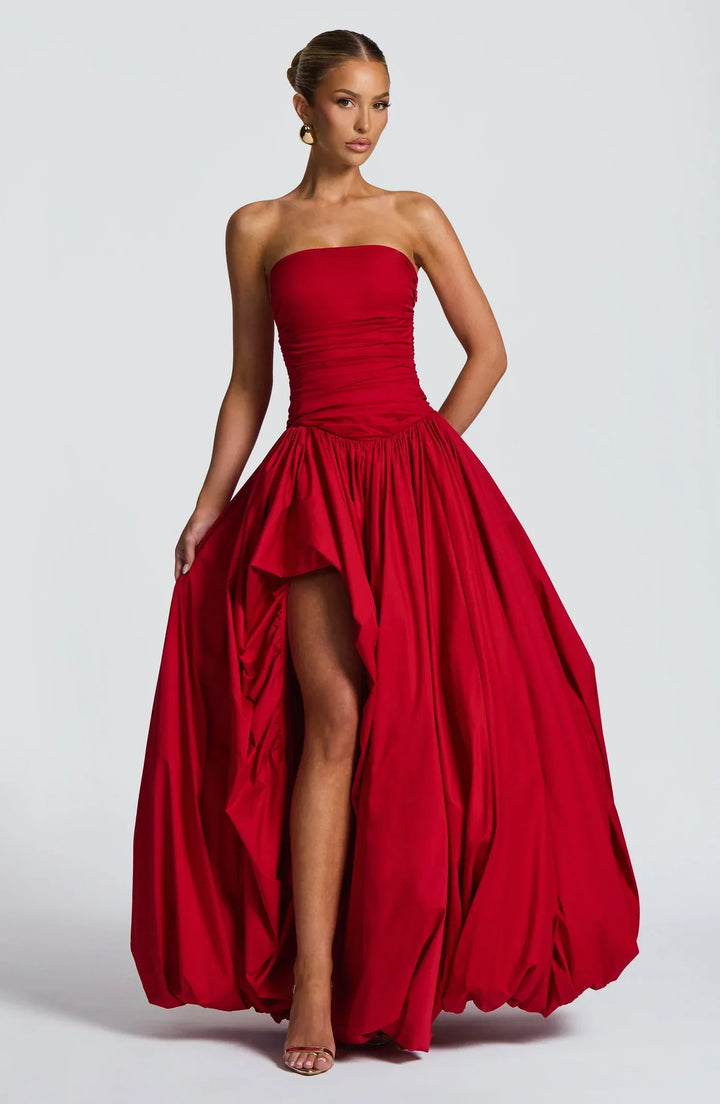 Fleur – El Vestido de la Reina del Drama