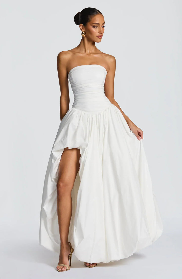 Fleur – El Vestido de la Reina del Drama