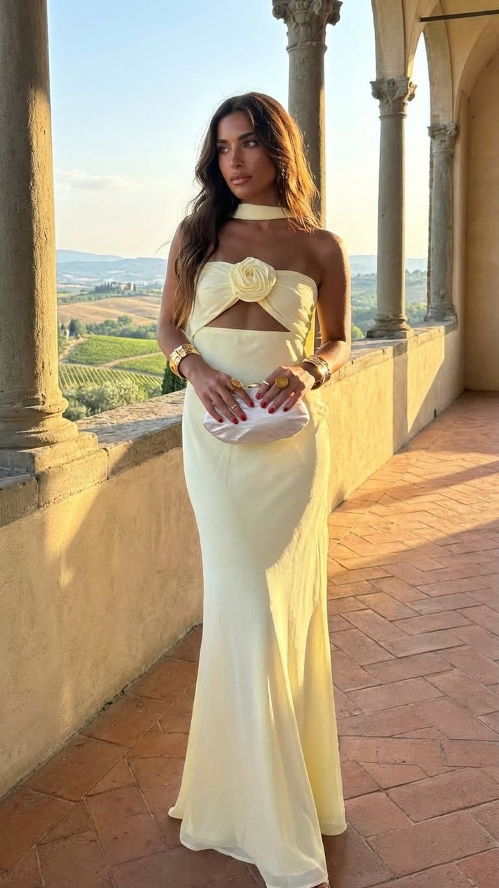 Catalina - Vestido amarillo suave con flor