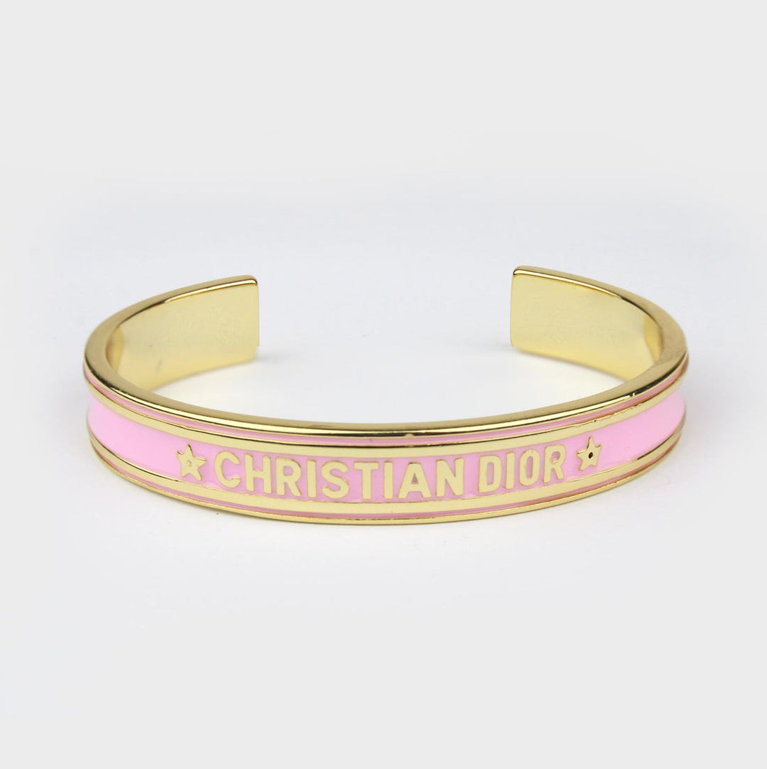 "Pulsera Cristina" (The title is already in Spanish and does not require translation.)