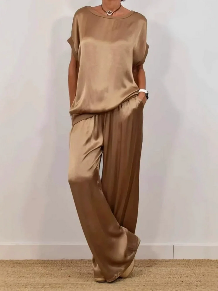 "Conjunto Casual Samantha" (The title is already in Spanish and does not require translation.)