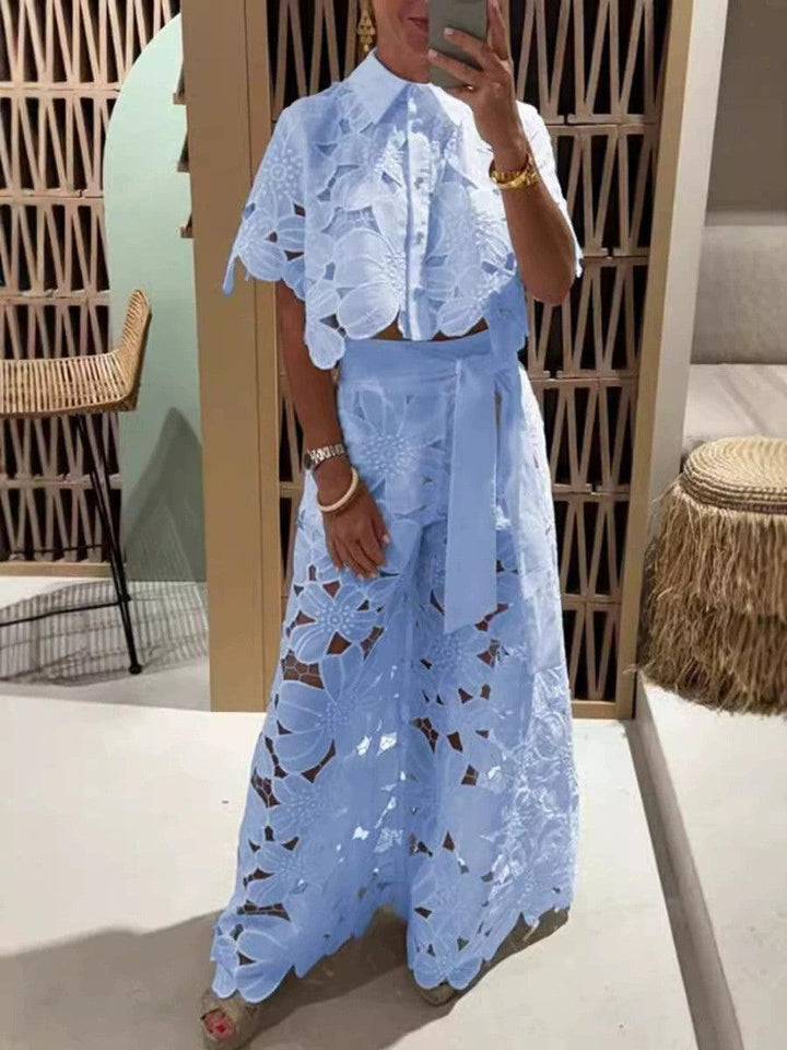 "Conjunto de Bordado Floral Isabella" (The title is already in Spanish and does not need to be rewritten.)