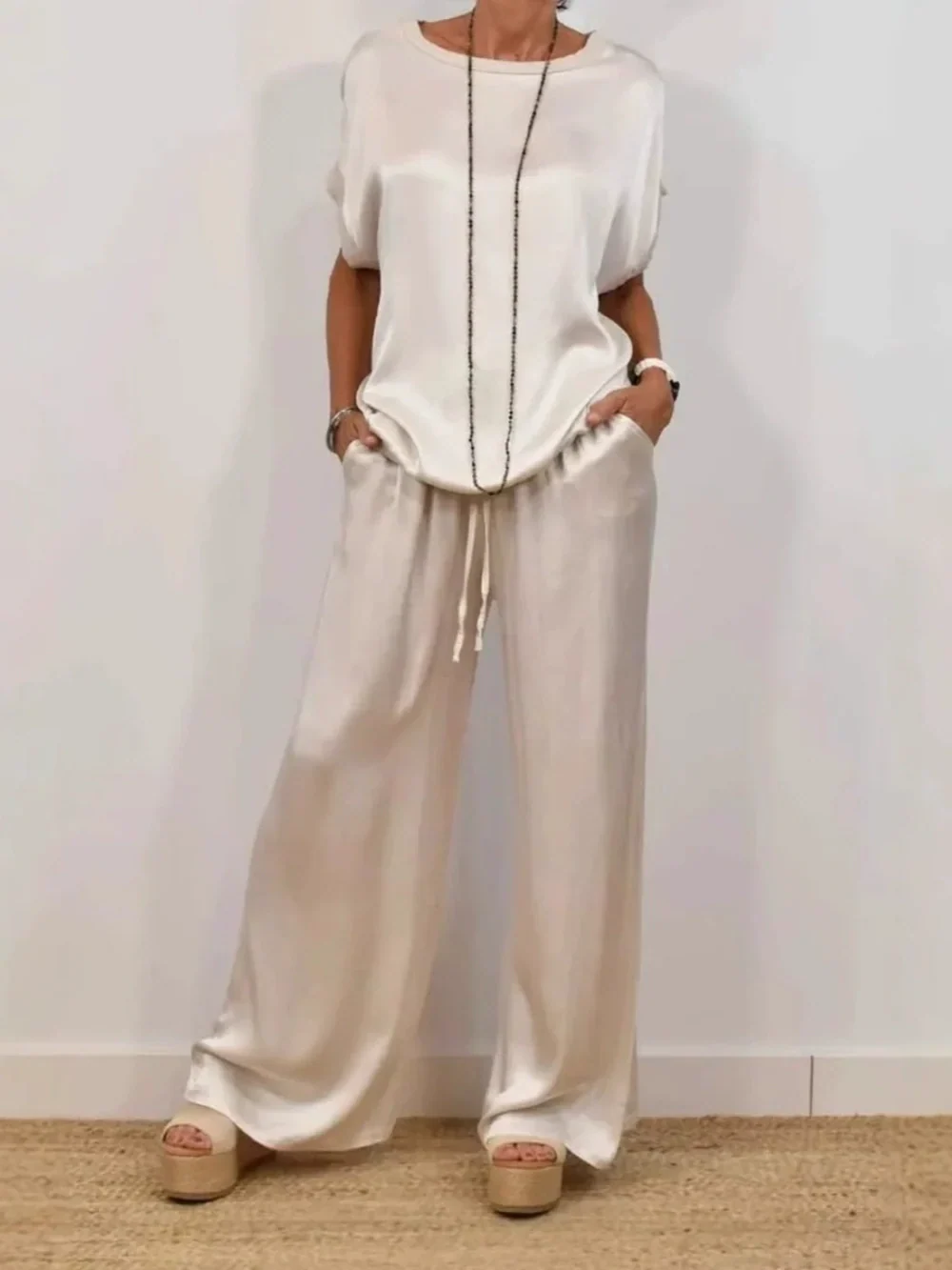 "Conjunto Casual Samantha" (The title is already in Spanish and does not require translation.)