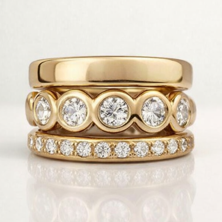 Anillo de Oro Forjado con Circonita