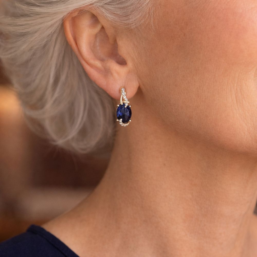 "Pendientes Royal Midnight Drop" se puede traducir como "Pendientes Royal Midnight Caída". Sin embargo, si deseas mantener el nombre "Royal Midnight" en inglés, podrías optar por: "Pendientes Royal Midnight Drop".