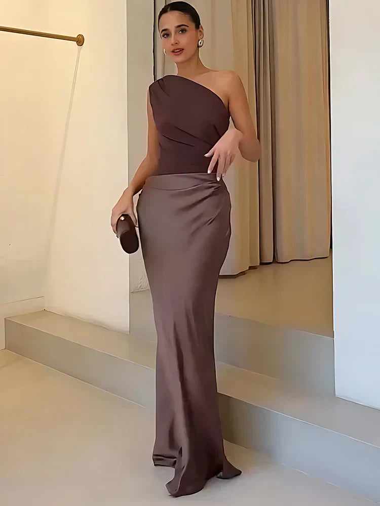 Ellis & Johnson™ | Vestido Maxi con Guilt en Satén
