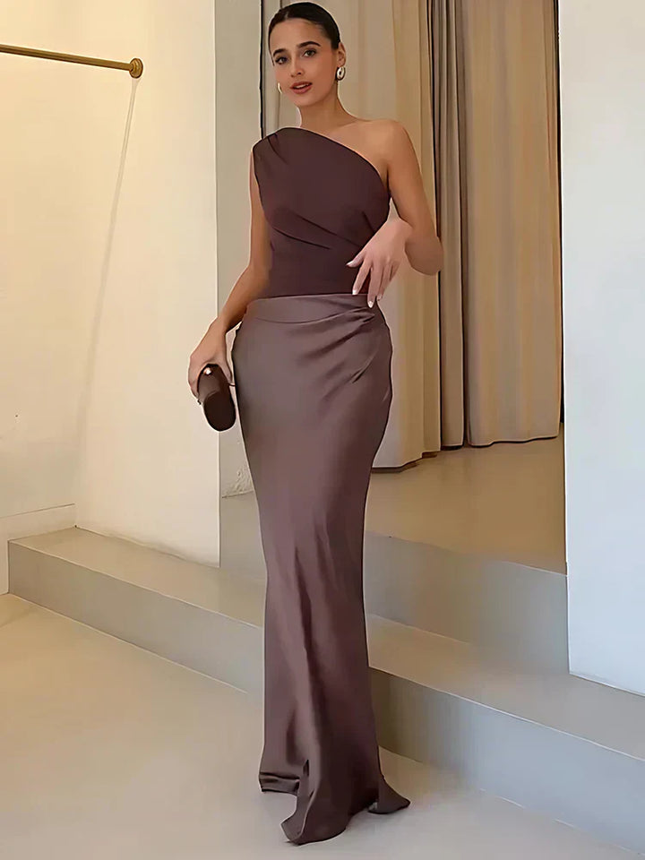Ellis & Johnson™ | Vestido Maxi con Guilt en Satén