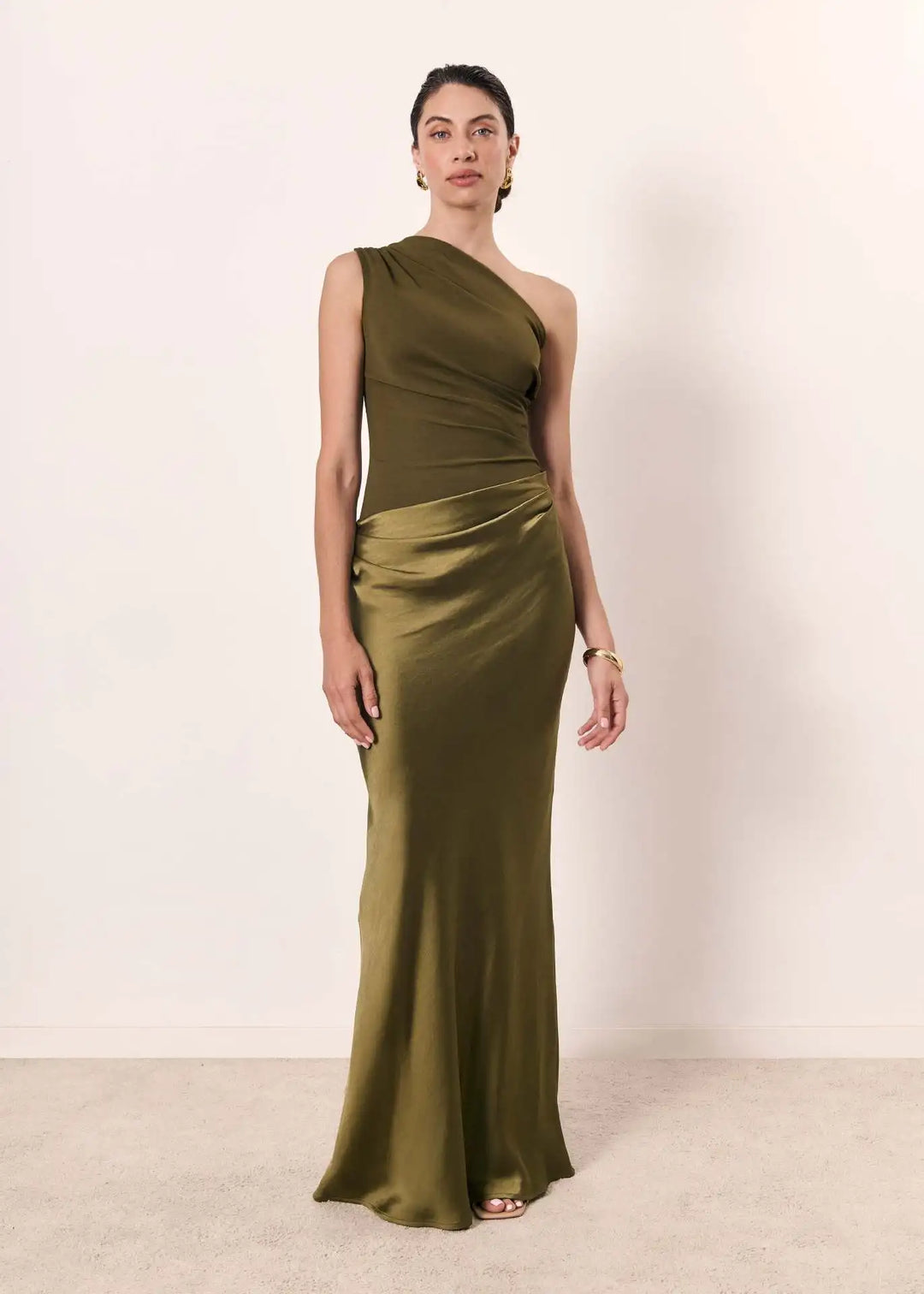 Ellis & Johnson™ | Vestido Maxi con Guilt en Satén
