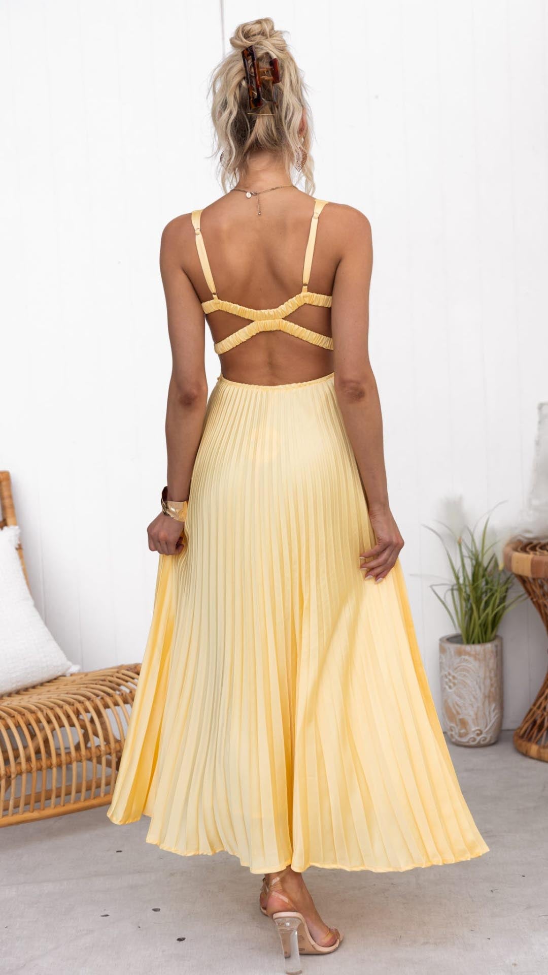 Ellis & Johnson™ | Vestido Maxi con Pliegues y Escote en V
