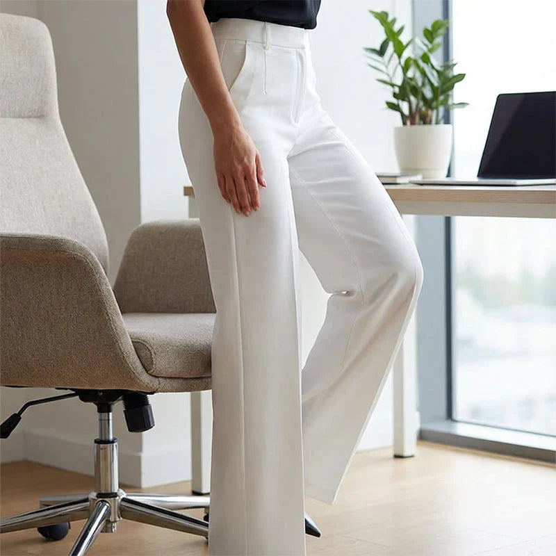 "Emma | Pantalones de tiro alto de corte recto y elegante" (The title is already in Spanish and does not need to be rewritten.)
