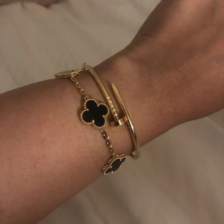 CLOVER | Pulsera Negra y Dorada